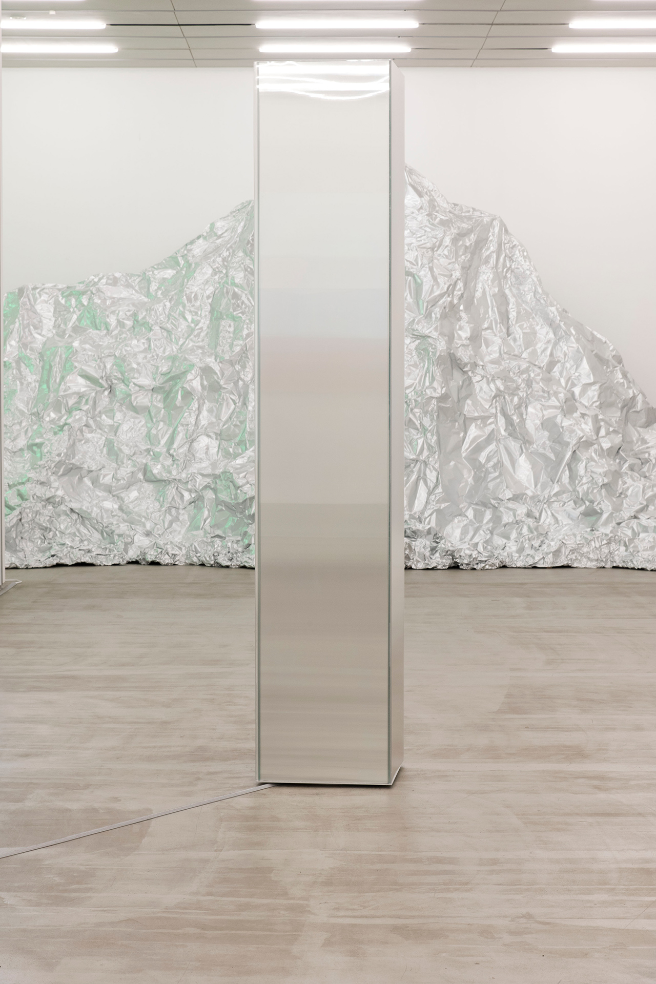 読み込みの柱 Loading plinth